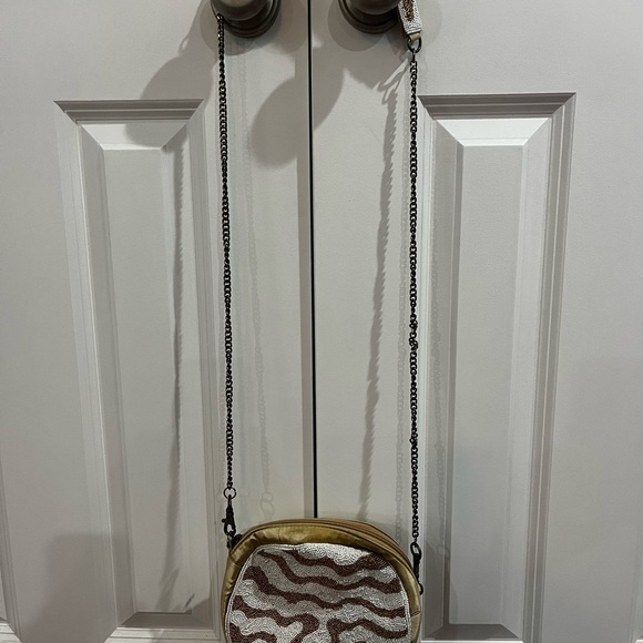 Gold and White Beaded Crossbody Bag with Chain Strap - Picture 2 of 8